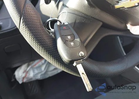 2020 Chevrolet Trax Fwd Ls z USA, uszkodzony, nr VIN KL7CJKSB6LB056812